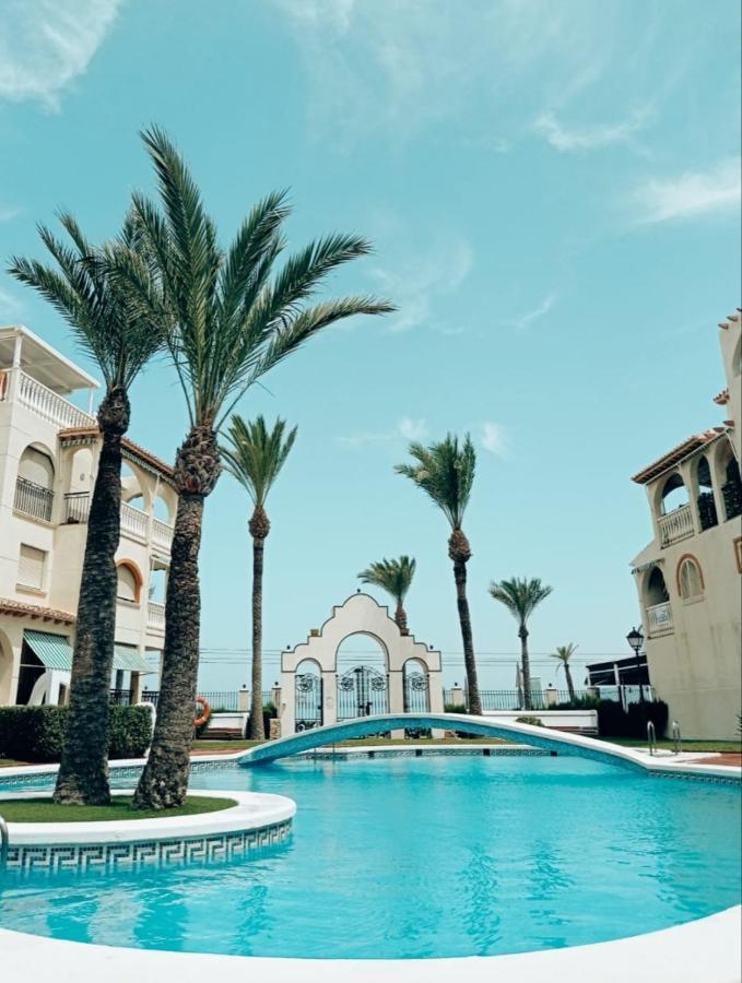 Apartamento primera línea playa Muchavista El Campello con piscina Exterior foto