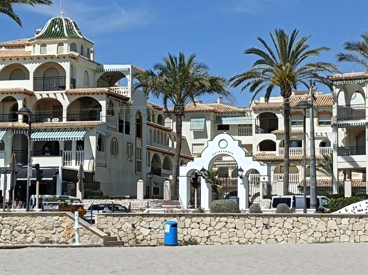 Apartamento primera línea playa Muchavista El Campello con piscina Exterior foto